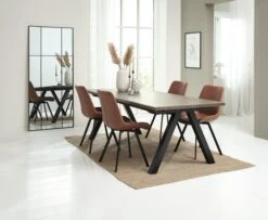 SANDBY L210 Table Chêne Foncé + 4 HYGUM Chaises Cognac -Meubles Soldes Boutique 214459